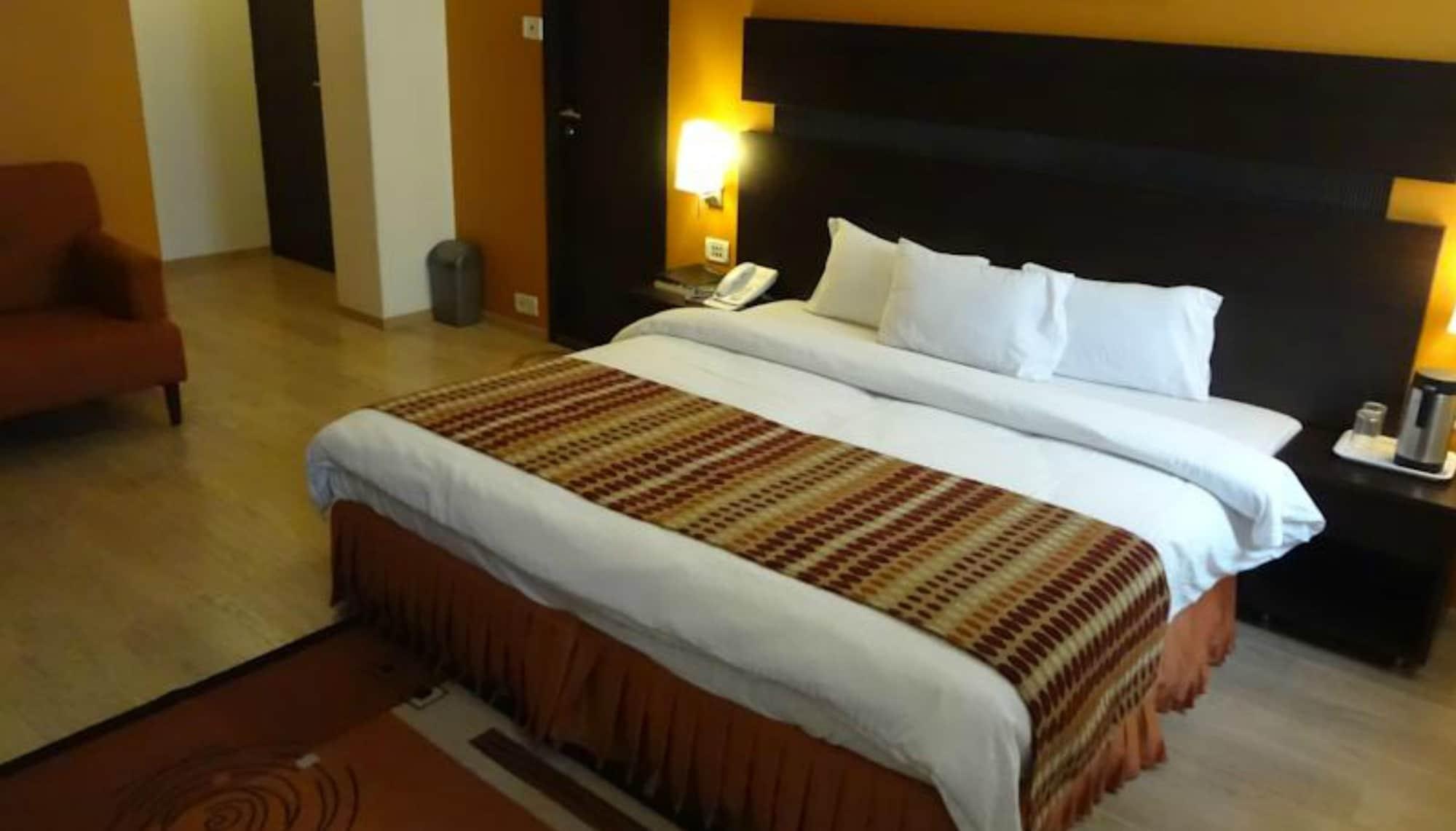 Chateau Windsor Hotel - Marine Drive Bombaj Zewnętrze zdjęcie