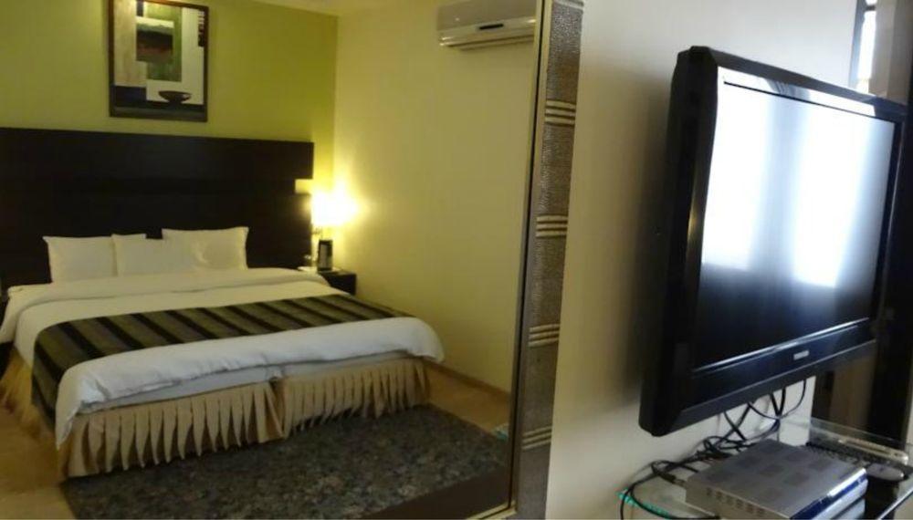 Chateau Windsor Hotel - Marine Drive Bombaj Zewnętrze zdjęcie
