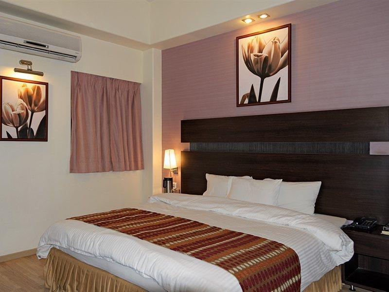 Chateau Windsor Hotel - Marine Drive Bombaj Zewnętrze zdjęcie